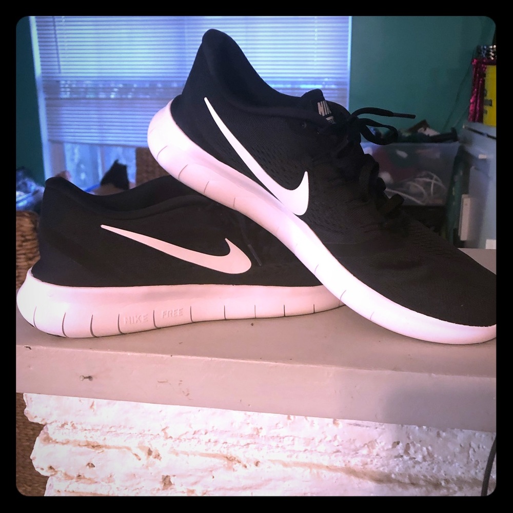 MENS NIKE FREE RN SNEAKERS